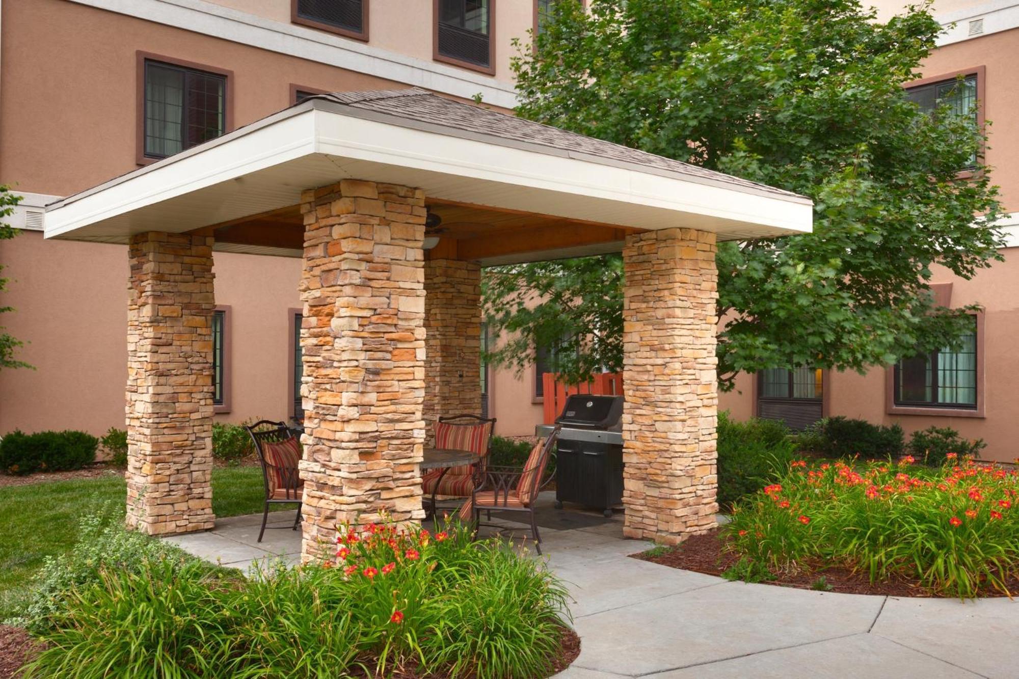 Staybridge Suites Omaha 80Th And Dodge By Ihg Kültér fotó