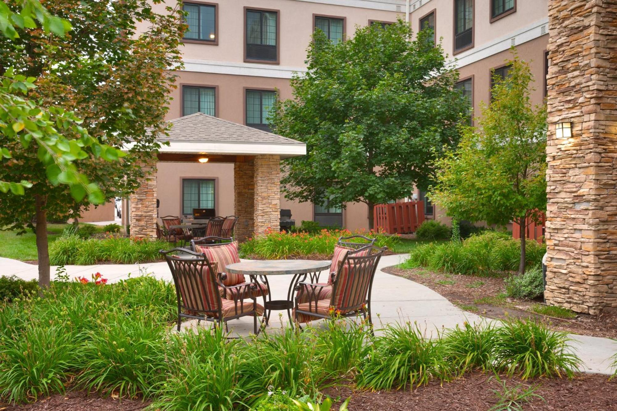 Staybridge Suites Omaha 80Th And Dodge By Ihg Kültér fotó