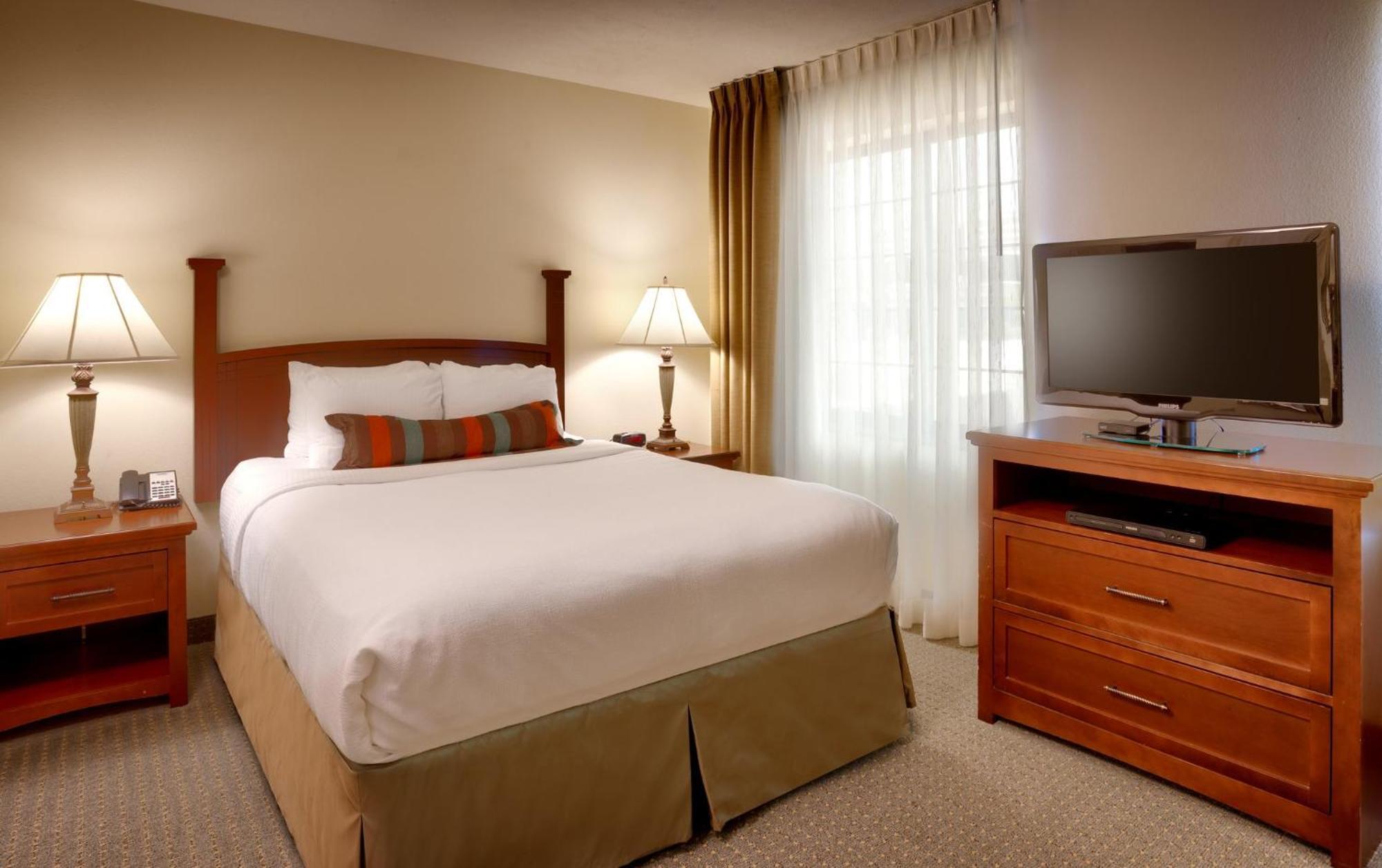 Staybridge Suites Omaha 80Th And Dodge By Ihg Kültér fotó